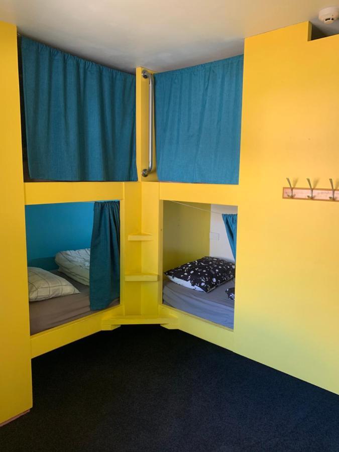 Wanaka Backpackers Bothy Hostel ภายนอก รูปภาพ