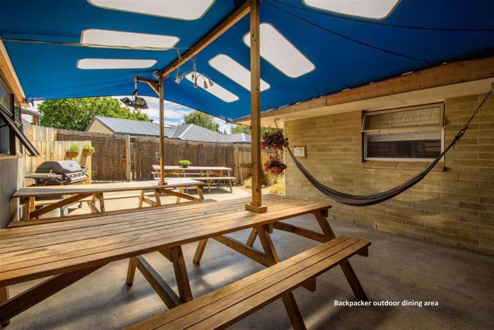Wanaka Backpackers Bothy Hostel ภายนอก รูปภาพ