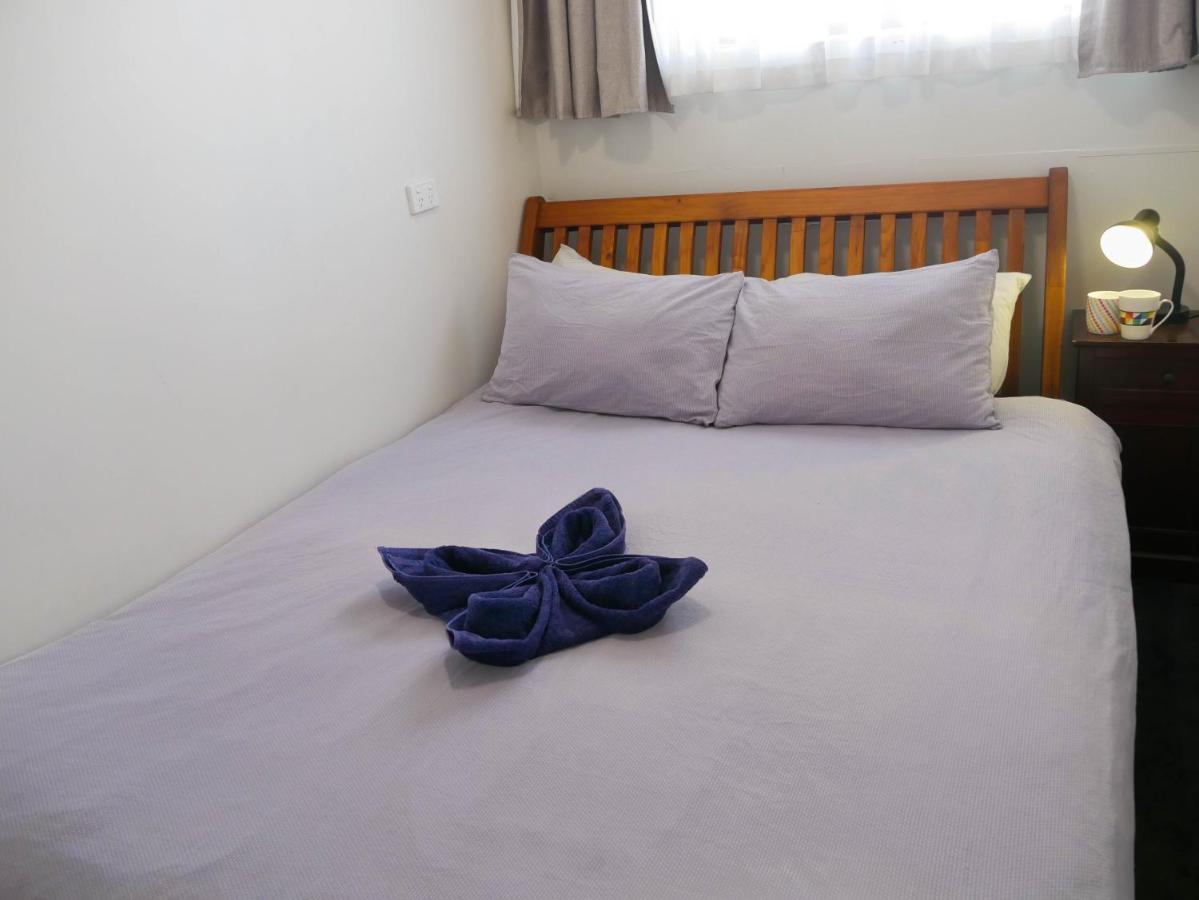 Wanaka Backpackers Bothy Hostel ภายนอก รูปภาพ