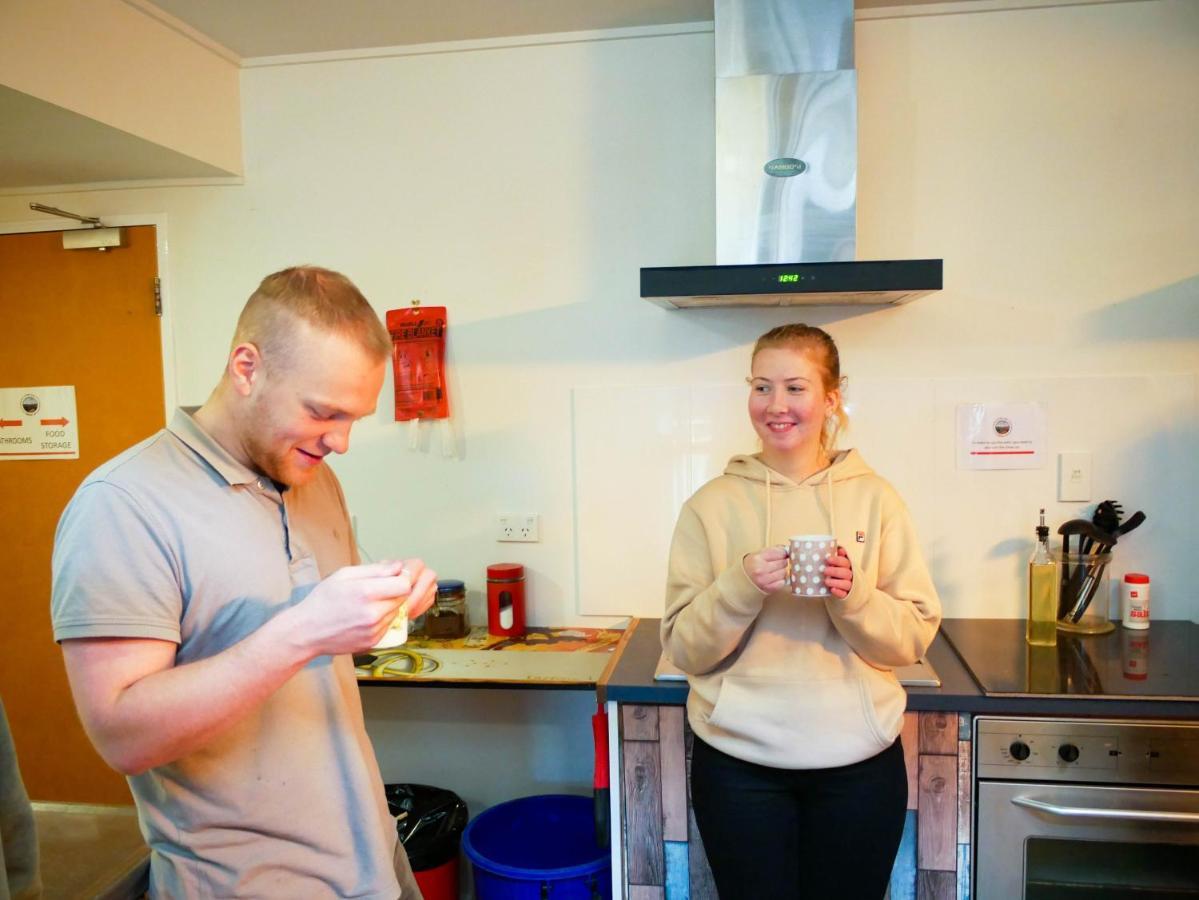 Wanaka Backpackers Bothy Hostel ภายนอก รูปภาพ