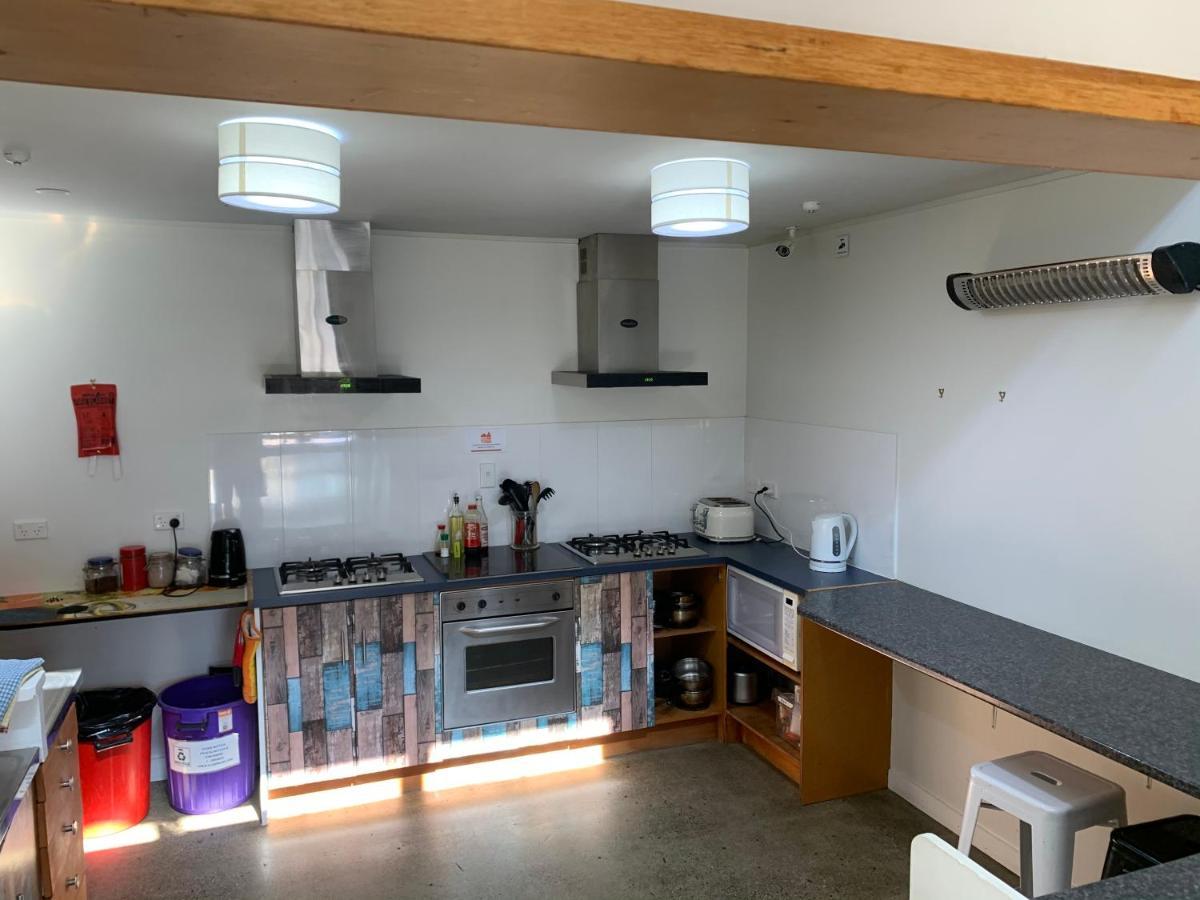 Wanaka Backpackers Bothy Hostel ภายนอก รูปภาพ